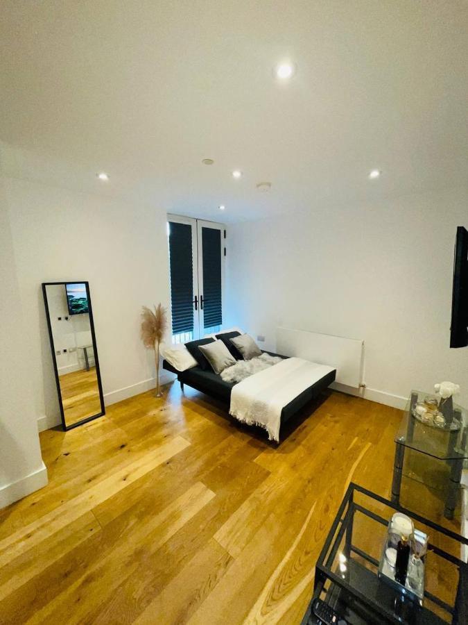 Snug And Cosy 2 Bed Apartment With Free Parking - Croydon Exterior photo